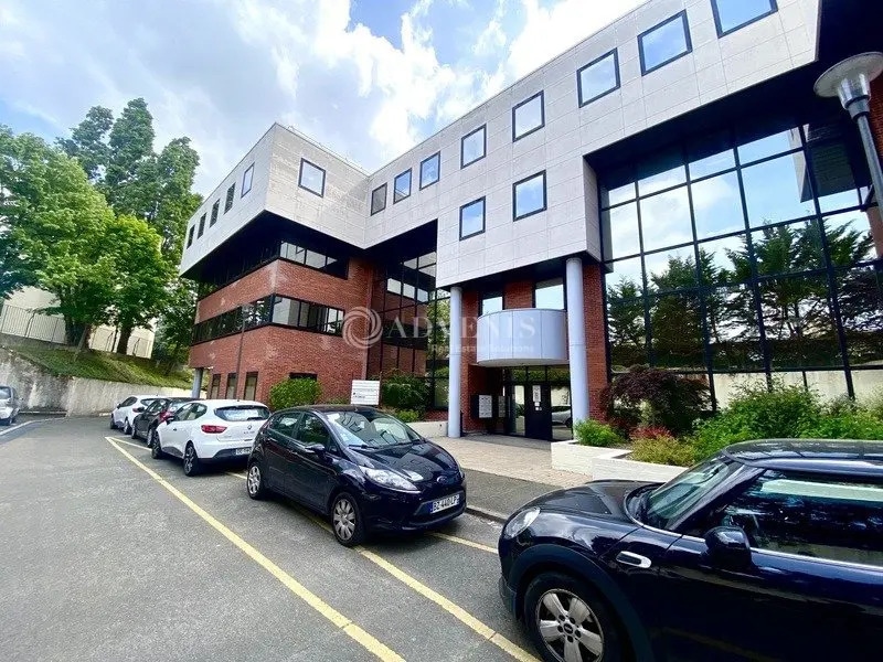 Office in Le Pecq for lease Building Photo- Image 1 of 8