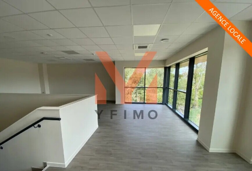 Office in SAINT-OUEN-L'AUMONE for lease - Interior Photo - Image 2 of 6