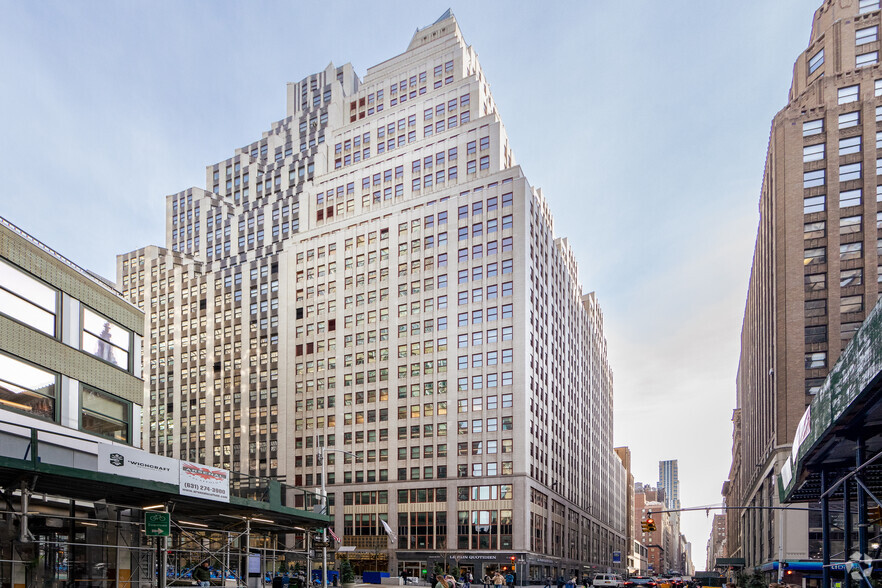 1400 Broadway, New York, NY for lease - Building Photo - Image 1 of 15