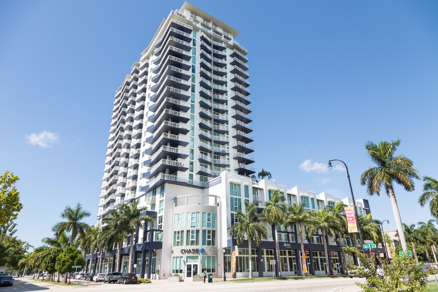 275 NE 18th St, Miami, FL for lease - Building Photo - Image 2 of 4