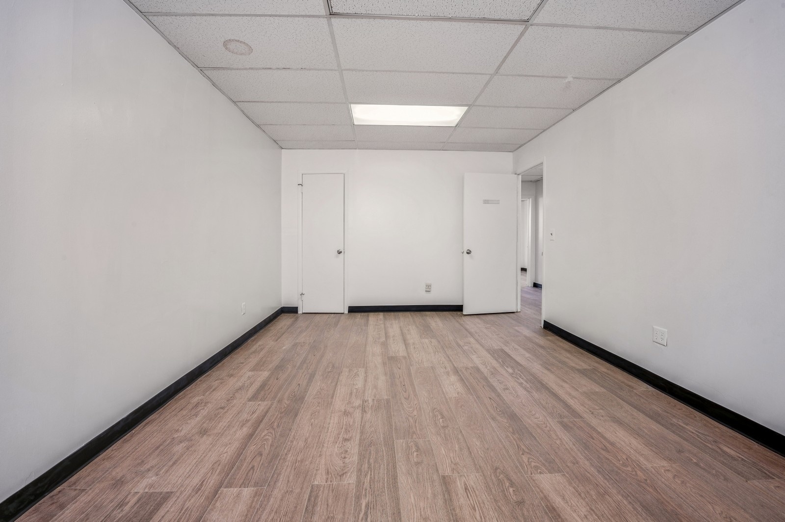 499 N Broadway, White Plains, NY for lease Interior Photo- Image 1 of 11