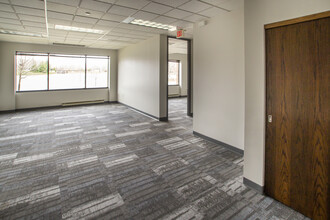 175 N Patrick Blvd, Brookfield, WI for lease Interior Photo- Image 2 of 4