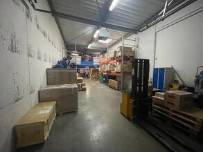 Flex in Vigny for sale Building Photo- Image 2 of 7