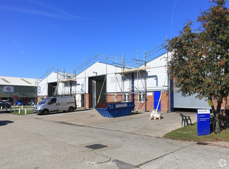 Burndell Rd, Ford for lease - Building Photo - Image 2 of 2