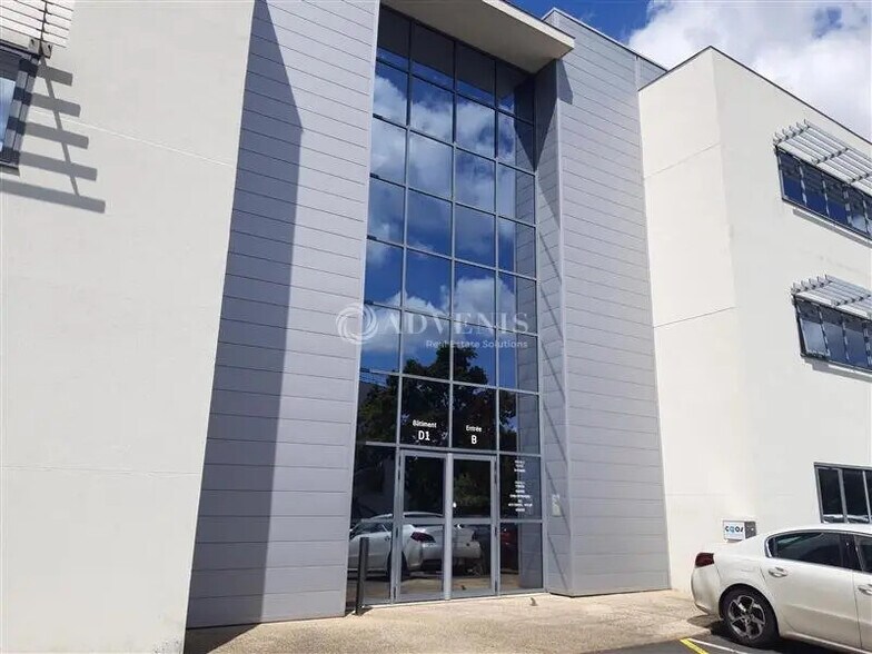 Office in Carquefou for lease - Building Photo - Image 3 of 4