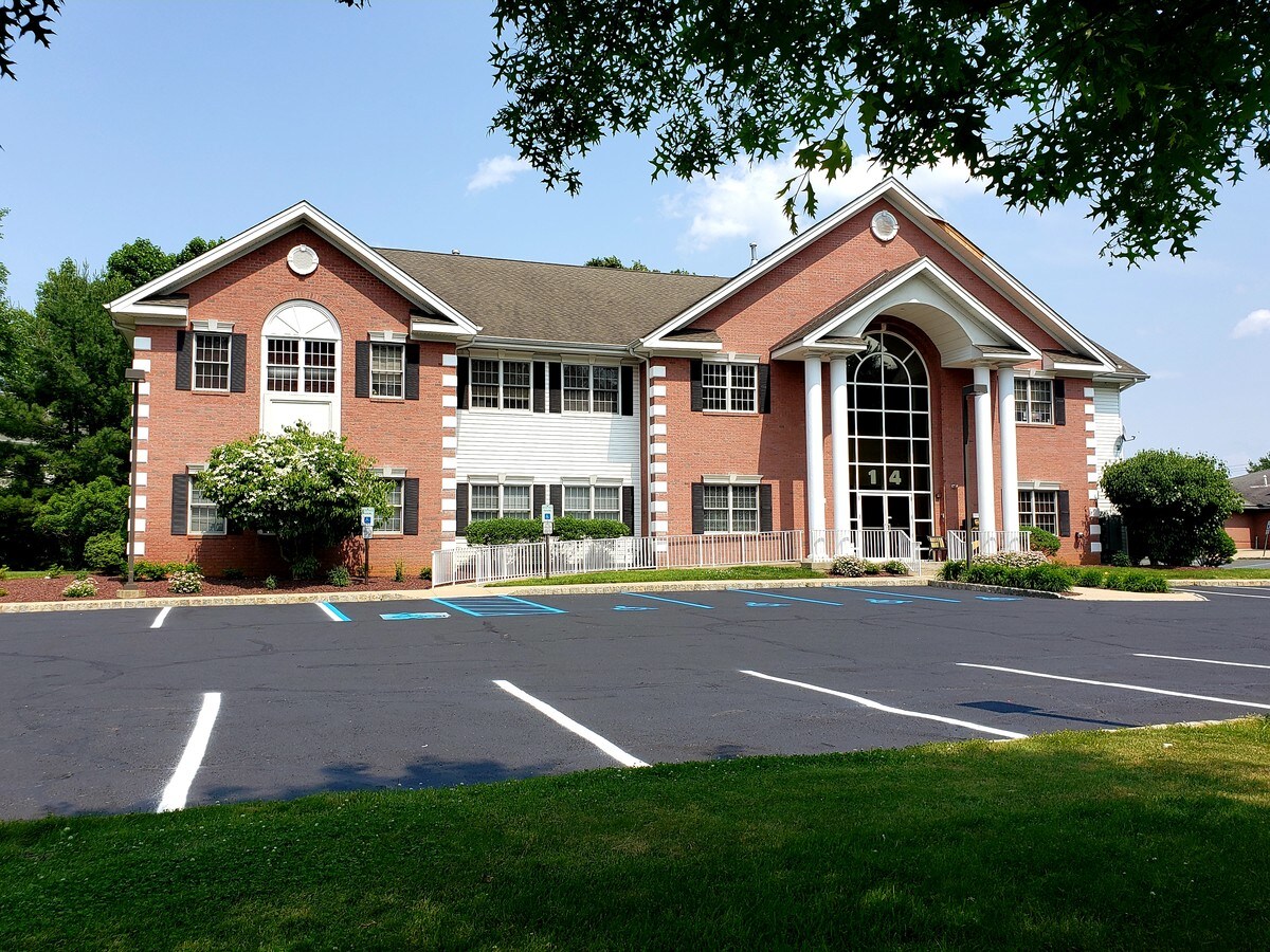 14 Woodward Dr, Old Bridge, NJ 08857