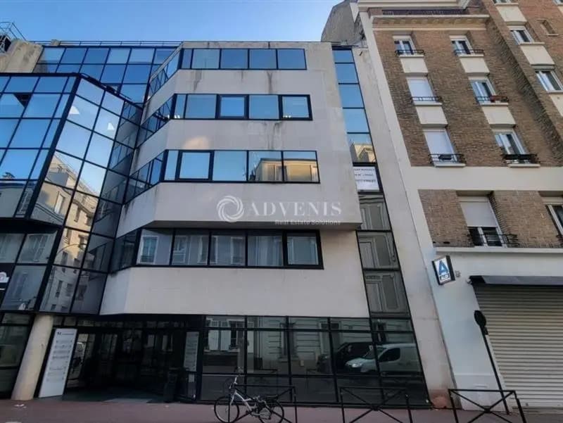 Office in Levallois-Perret for lease Building Photo- Image 1 of 12