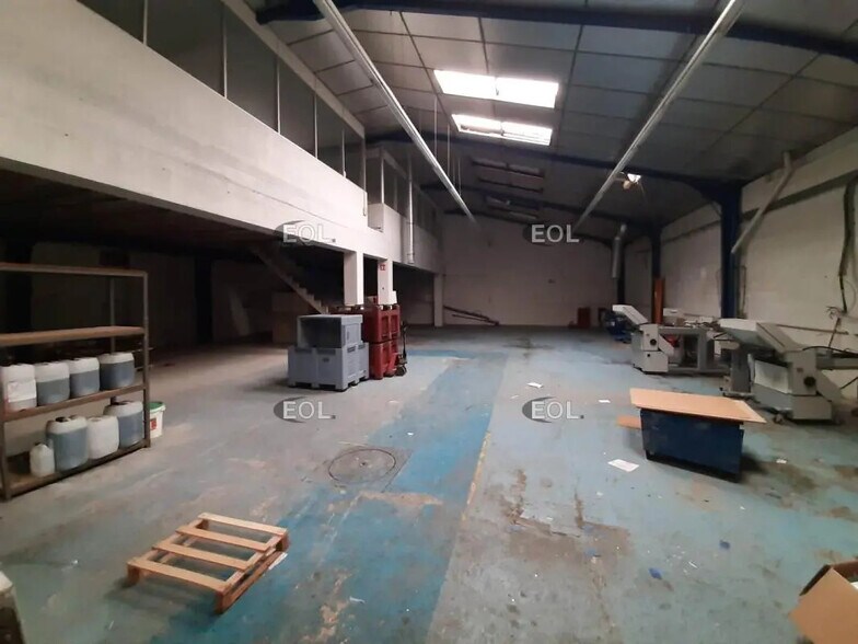 Flex in Maisons-Alfort for sale - Interior Photo - Image 2 of 11