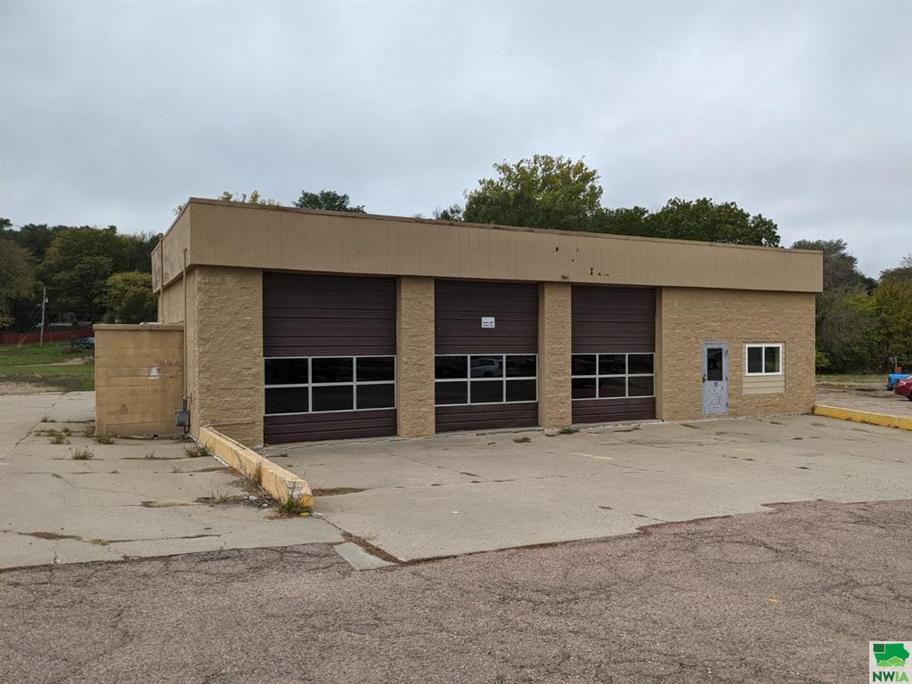 3300 Gordon Dr, Sioux City, IA 51105 | LoopNet