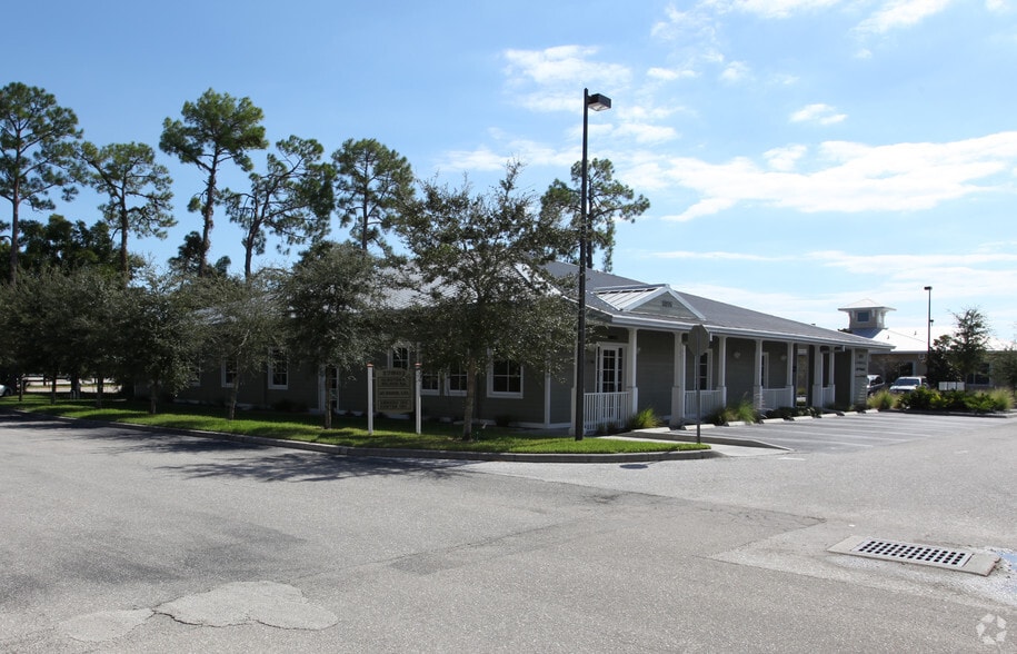 17801 Murdock Cir, Port Charlotte, FL for lease - Building Photo - Image 2 of 15