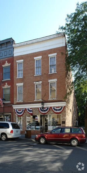 541 Warren St, Hudson, NY for sale - Primary Photo - Image 1 of 22