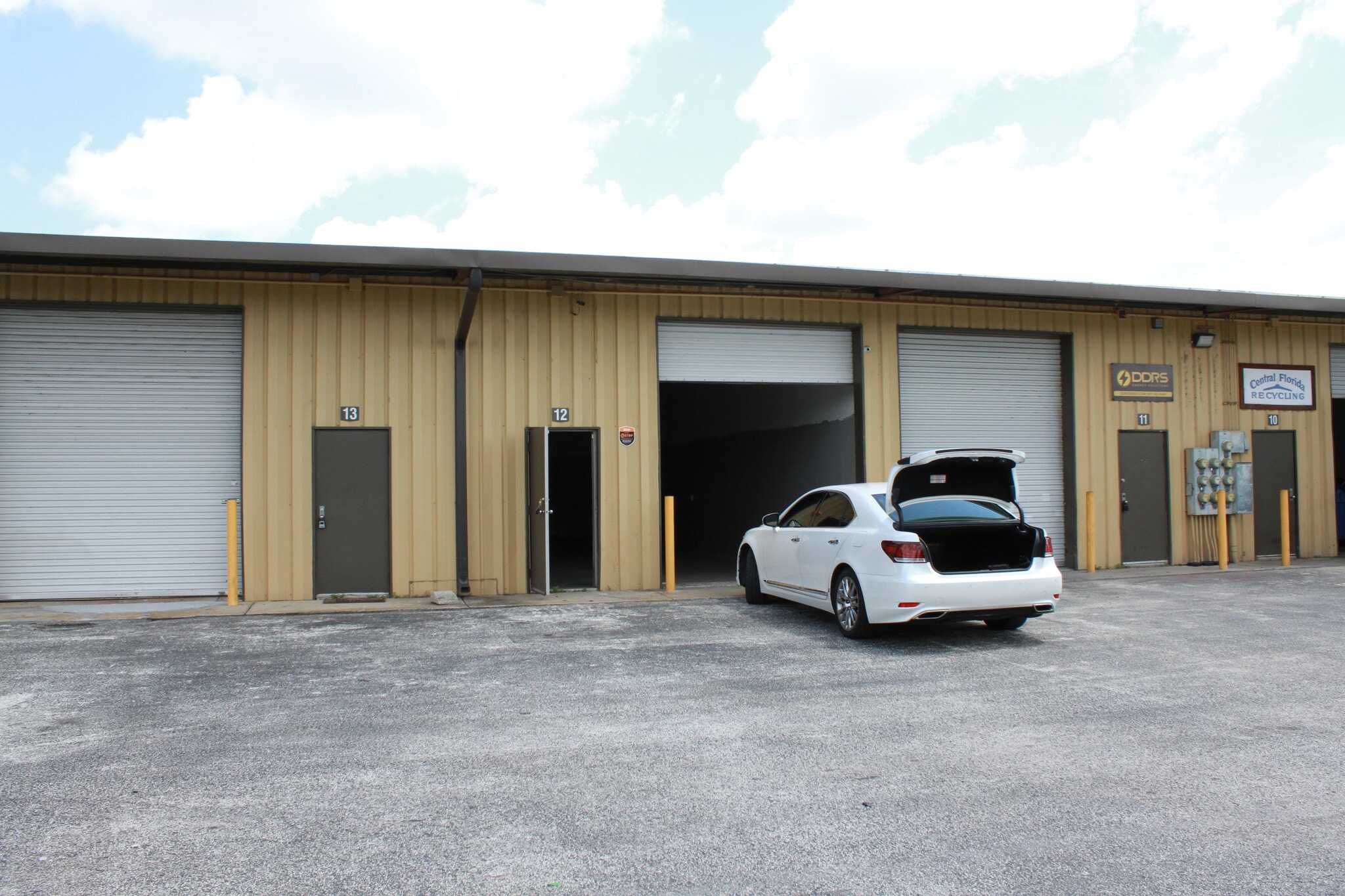 3038 N John Young Pky, Orlando, FL for lease Building Photo- Image 1 of 15