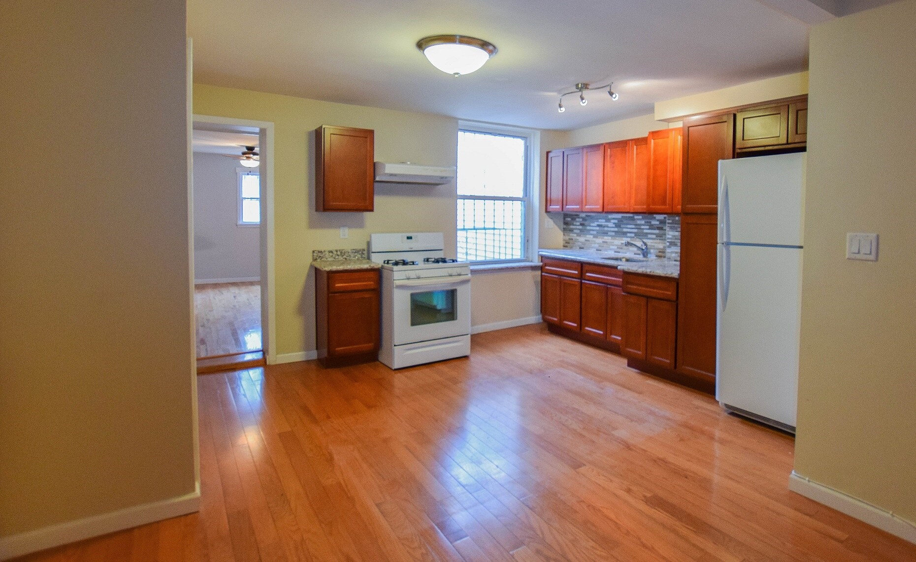 144 Summit St, Brooklyn, NY for sale Primary Photo- Image 1 of 1