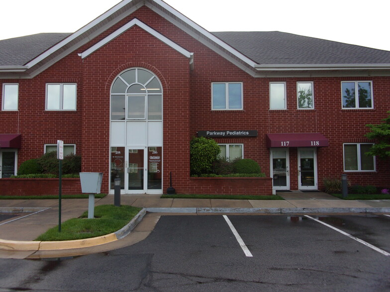 464 Herndon Pky, Herndon, VA for lease - Building Photo - Image 1 of 21