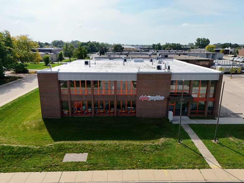 3005 MacArthur Blvd, Northbrook, IL for lease - Building Photo - Image 1 of 11