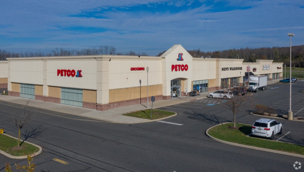 150-200 Upland Square Dr, Pottstown, PA for sale - Building Photo - Image 1 of 1