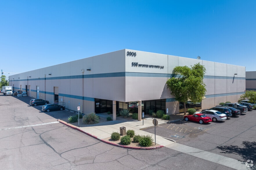 3906 E Broadway Rd, Phoenix, AZ for lease - Building Photo - Image 3 of 6