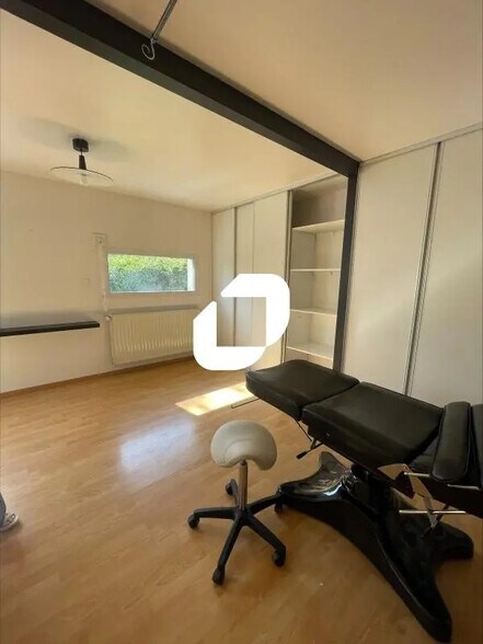 Office in Montbonnot-Saint-Martin for lease - Interior Photo - Image 2 of 7