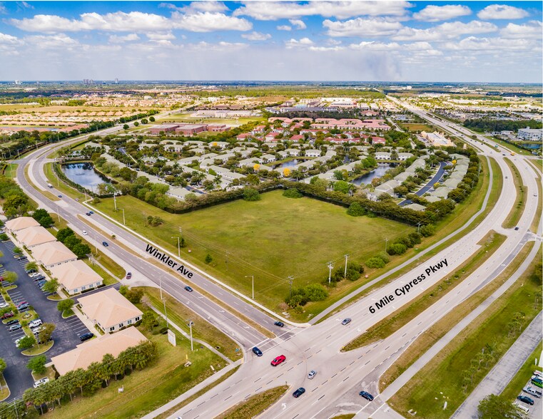 4999 Winkler Ave, Fort Myers, FL 33966