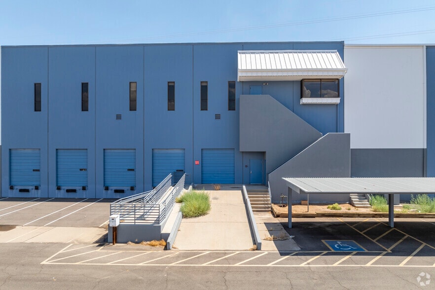 235 S 56th St, Chandler, AZ for sale - Building Photo - Image 3 of 5