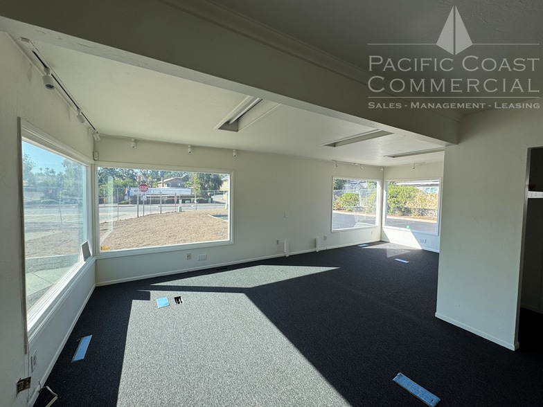 728 Civic Center Dr, Vista, CA for sale - Building Photo - Image 3 of 6