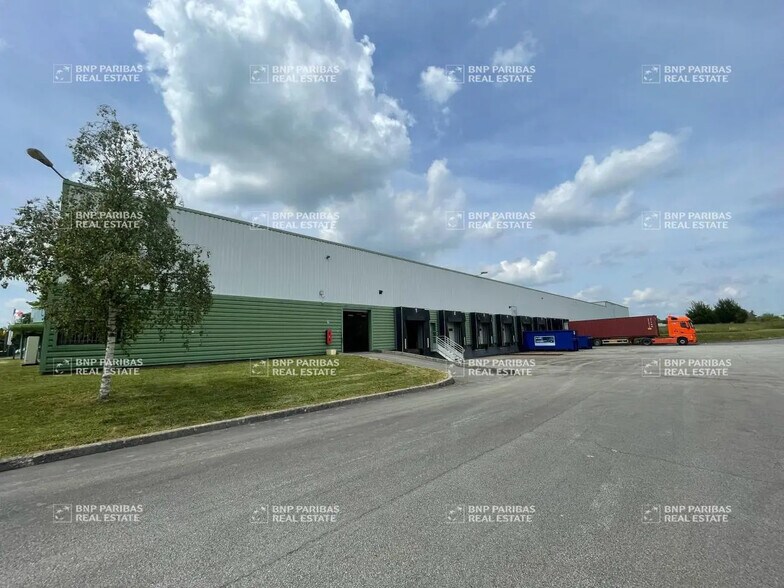 Flex in Bruz for lease - Building Photo - Image 2 of 9