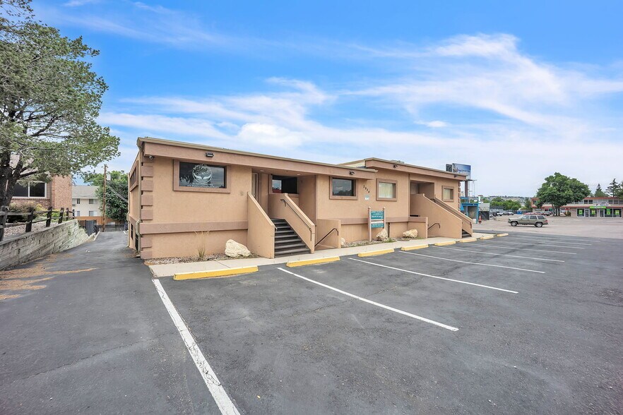 2924 Beacon St, Colorado Springs, CO for sale - Building Photo - Image 1 of 49