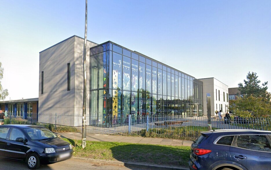 Bowfell Rd, Manchester for sale - Primary Photo - Image 1 of 1