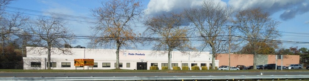 4333 Veterans Memorial Hwy, Holbrook, NY for lease - Building Photo - Image 2 of 7