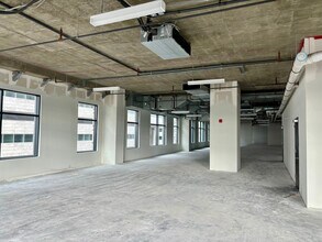 32 Oakland Ave, Jersey City, NJ for lease Interior Photo- Image 2 of 3