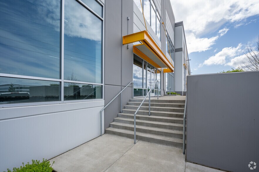 21402 24th Ave S, Des Moines, WA for lease - Building Photo - Image 3 of 7