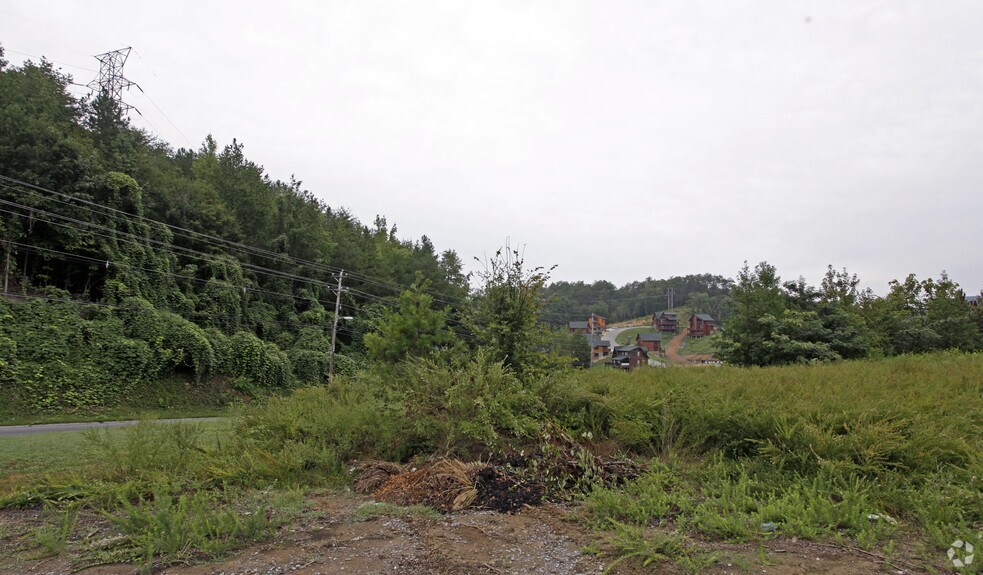 Dollywood Ln, Pigeon Forge, TN for sale - Primary Photo - Image 1 of 1