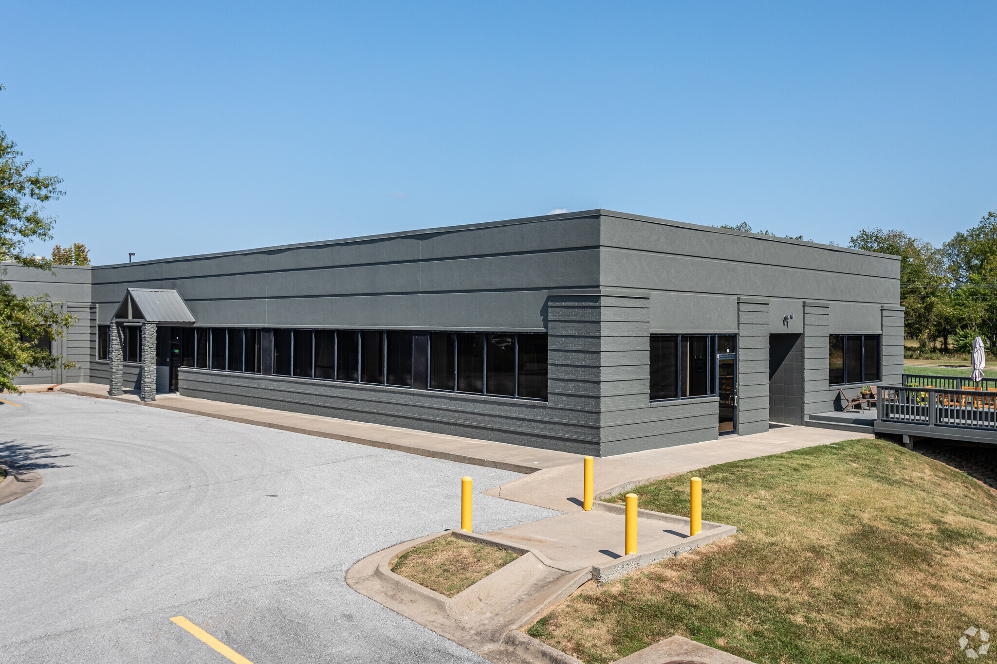 212 SE 34th St, Bentonville, AR for lease Building Photo- Image 1 of 6