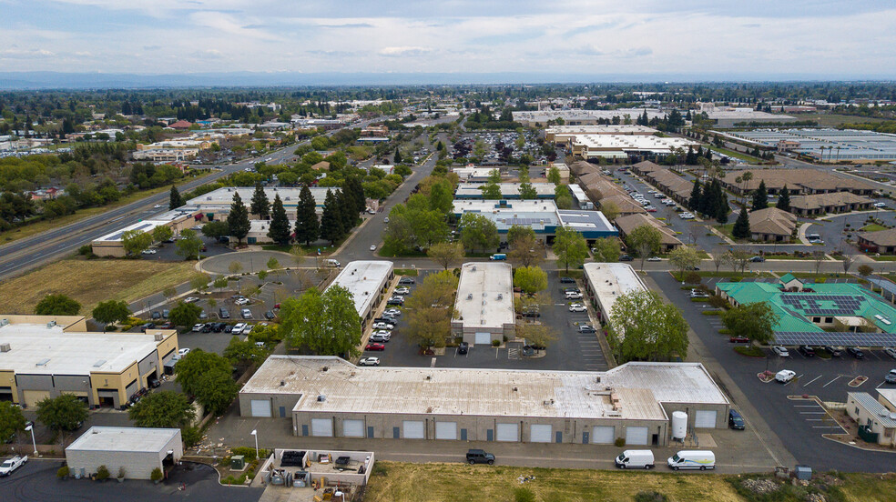 990 Klamath Ln, Yuba City, CA for lease - Aerial - Image 2 of 7