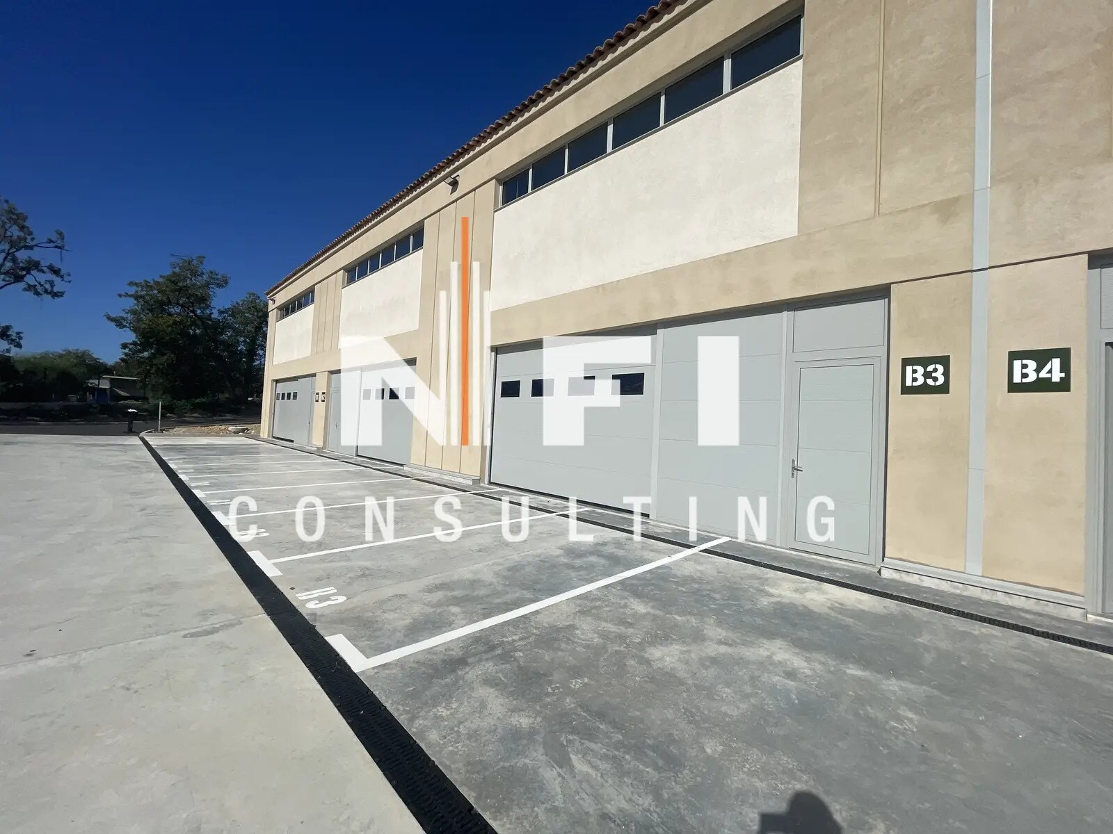 Flex in Valbonne for lease Building Photo- Image 1 of 4