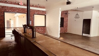 13625 Ventura Blvd, Sherman Oaks, CA for lease Interior Photo- Image 1 of 8