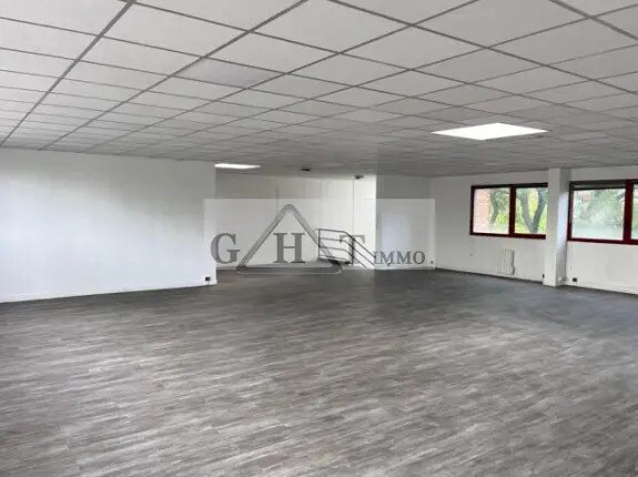 Industrial in Le Blanc-Mesnil for lease - Interior Photo - Image 3 of 5