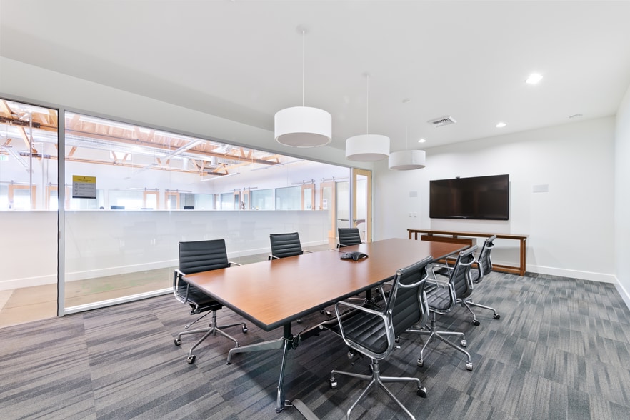 3641 S Holdrege Ave, Los Angeles, CA for lease - Interior Photo - Image 3 of 6