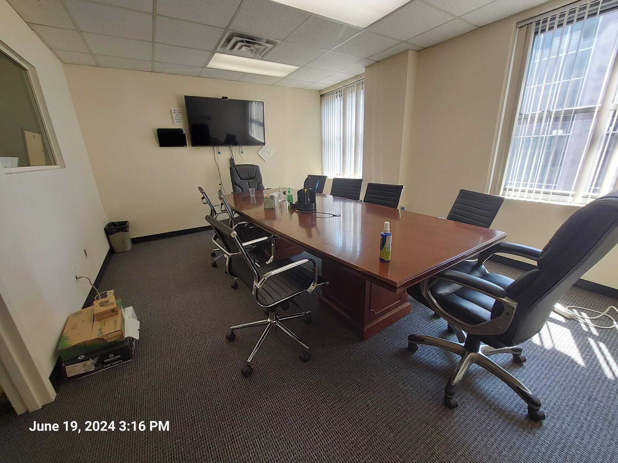 53 N Park Ave, Rockville Centre, NY for lease Interior Photo- Image 1 of 11