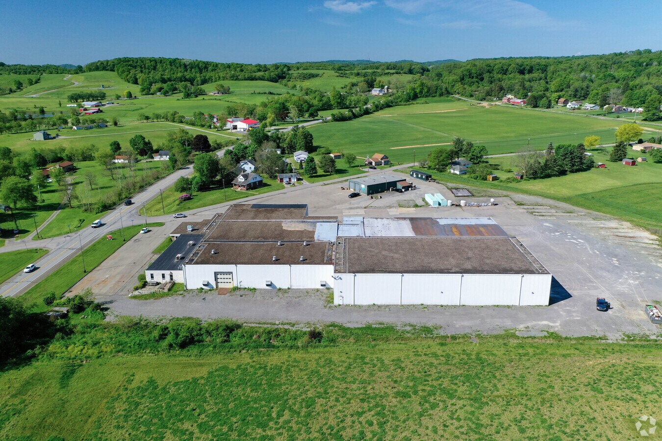 1498 Evans City Rd, Evans City, PA 16033