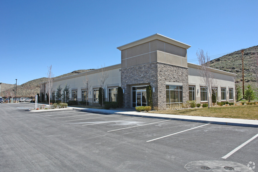 5476 Reno Corporate Dr, Reno, NV for lease - Primary Photo - Image 1 of 7