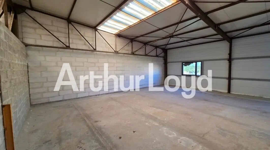 Flex in Caen for lease Interior Photo- Image 1 of 5