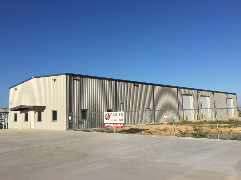 4595 Chaparosa St, Robstown, TX for sale - Building Photo - Image 1 of 1