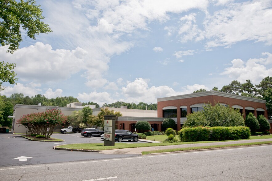 745 College Dr, Dalton, GA for lease - Building Photo - Image 2 of 18