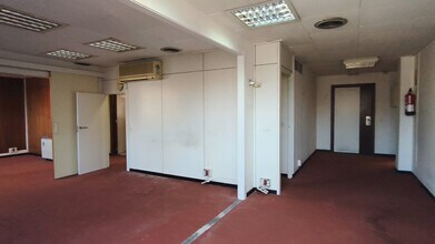 Office in Barcelona, Barcelona for lease - Commercial Listing Video