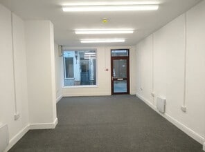 4-6 Queen St, Carmarthen for lease Interior Photo- Image 2 of 2