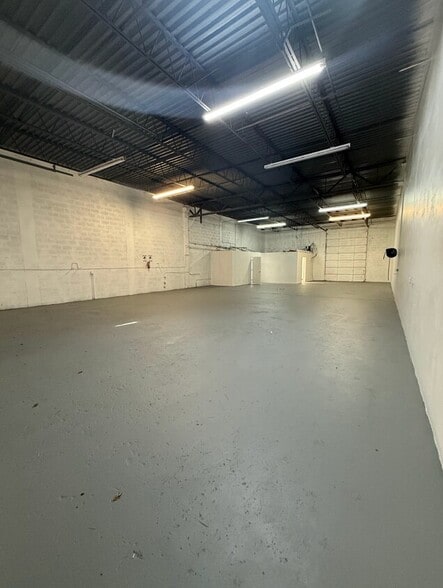 7641 Hooper Rd, West Palm Beach, FL for lease - Building Photo - Image 3 of 12