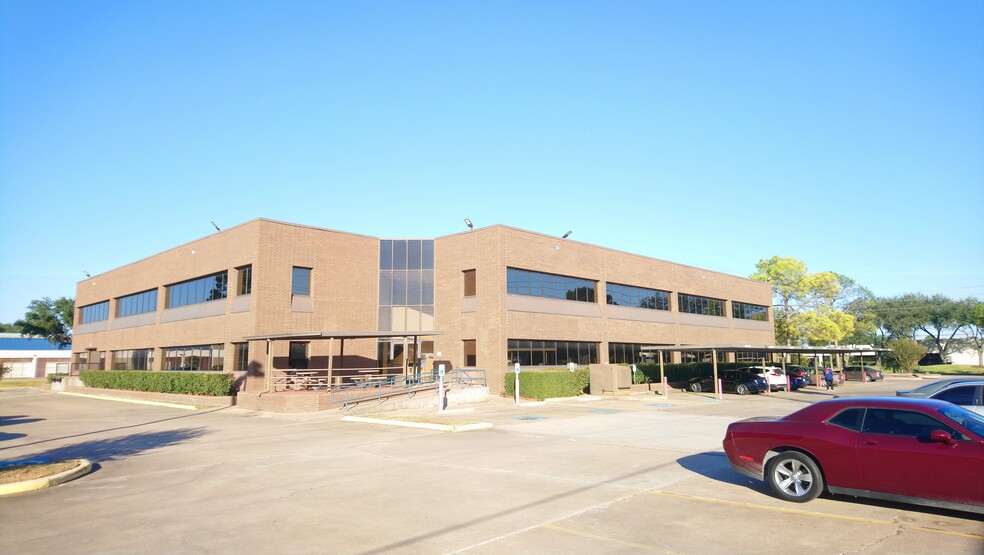 10998 Wilcrest Dr, Houston, TX for lease - Building Photo - Image 2 of 6