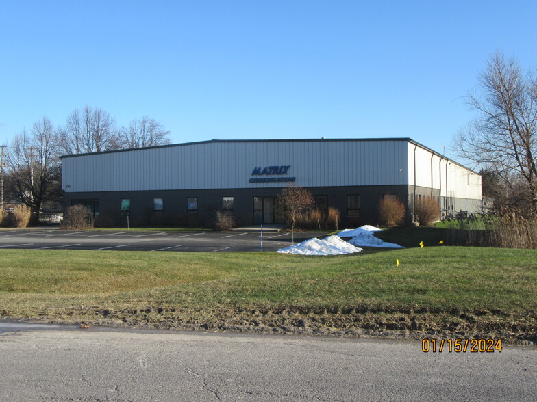 126 Dwight Park Cir, Syracuse, NY for lease - Building Photo - Image 1 of 4