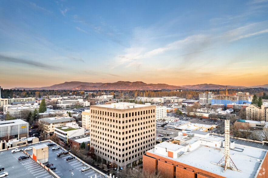 975 Oak St, Eugene, OR for lease - Aerial - Image 3 of 5
